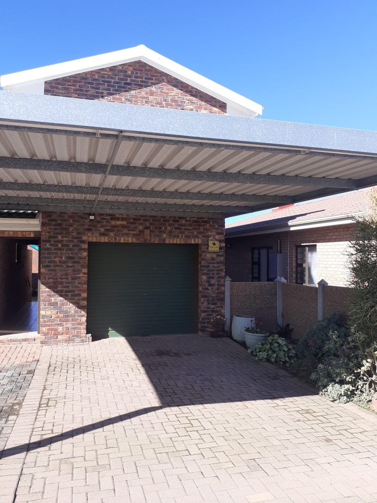 To Let 2 Bedroom Property for Rent in Wavecrest Eastern Cape